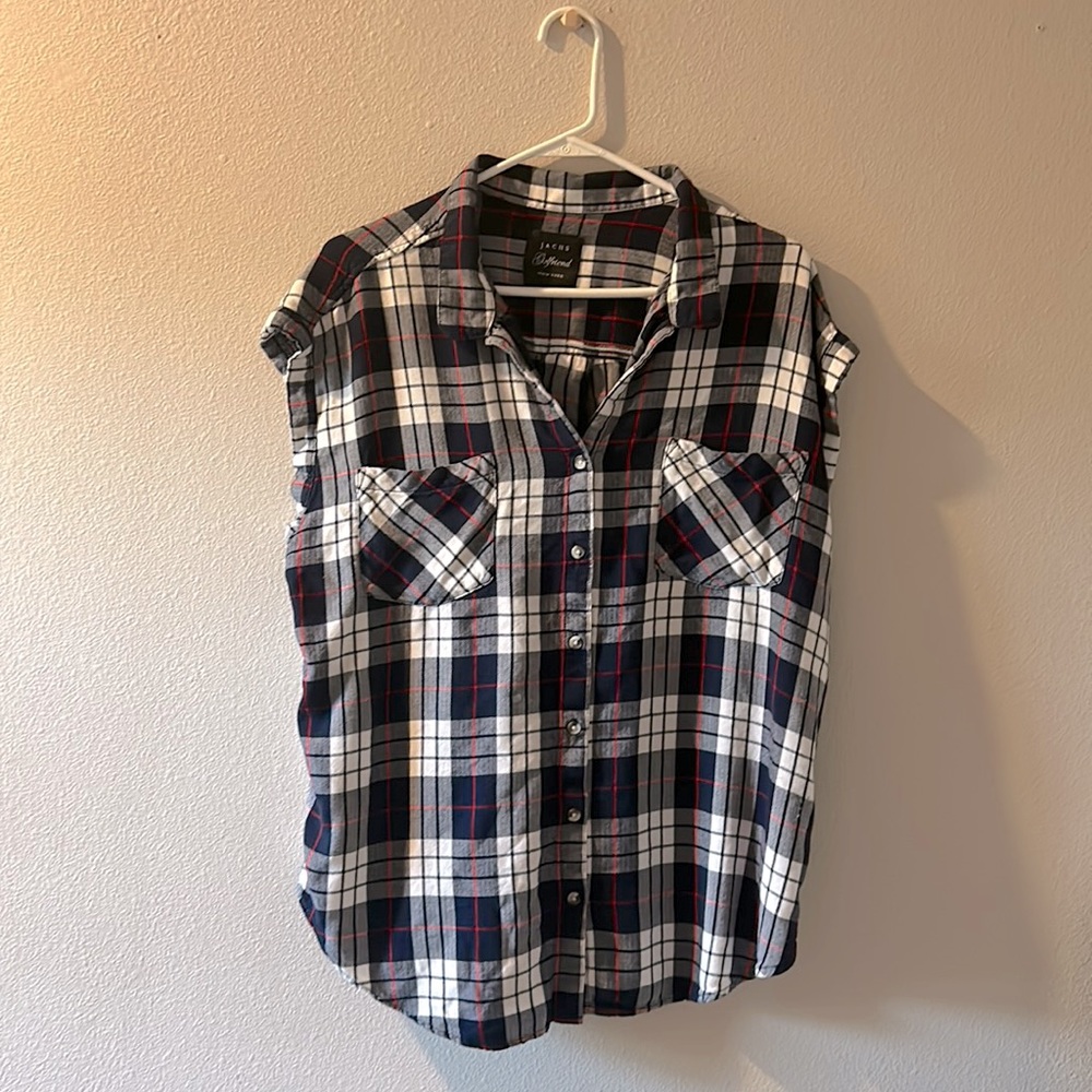 Sleeveless plaid collared shirt